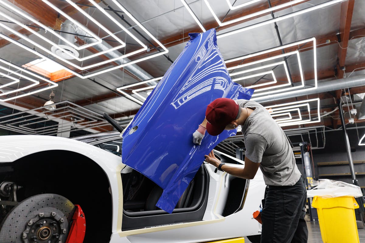 Vehicle Branding in Dubai – Full Wrap vs Partial Wrap: Which is Right for Your Business?